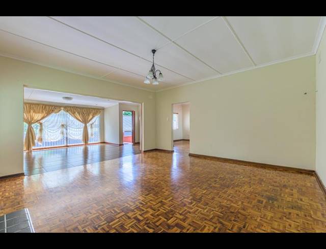 5 BEDROOM HOUSE FOR SALE IN BOUGHTON